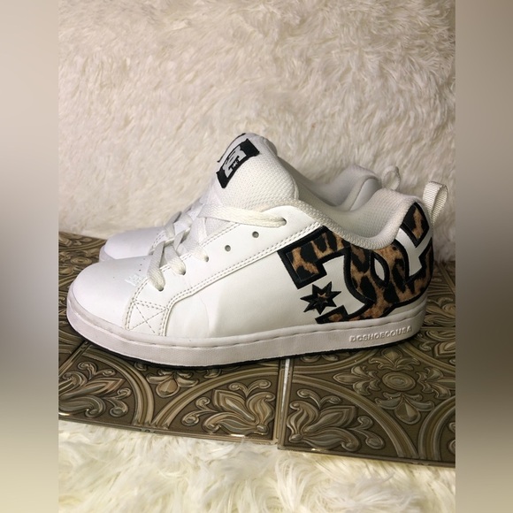 DC Women's Court Graffik Sneakers - White size 5 - Picture 9 of 16